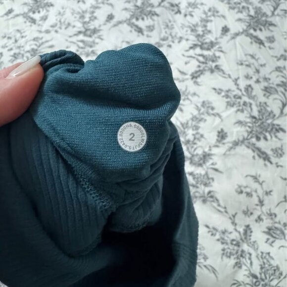 Lululemon Align Pants 25" - Picture 3 of 3